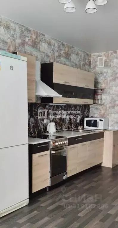 3-к кв. Ленинградская область, Мурино Всеволожский район, Оборонная ... - Фото 0