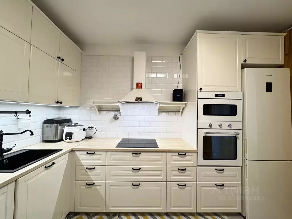 3-к кв. Санкт-Петербург ул. Богословская, 4к2 (89.2 м) - Фото 1