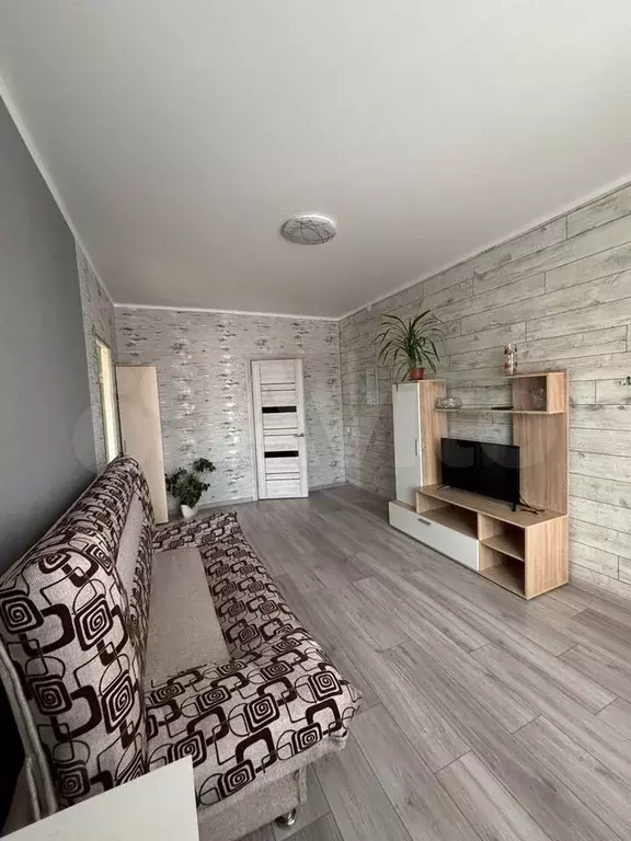 2-к. квартира, 45 м, 5/5 эт. - Фото 1