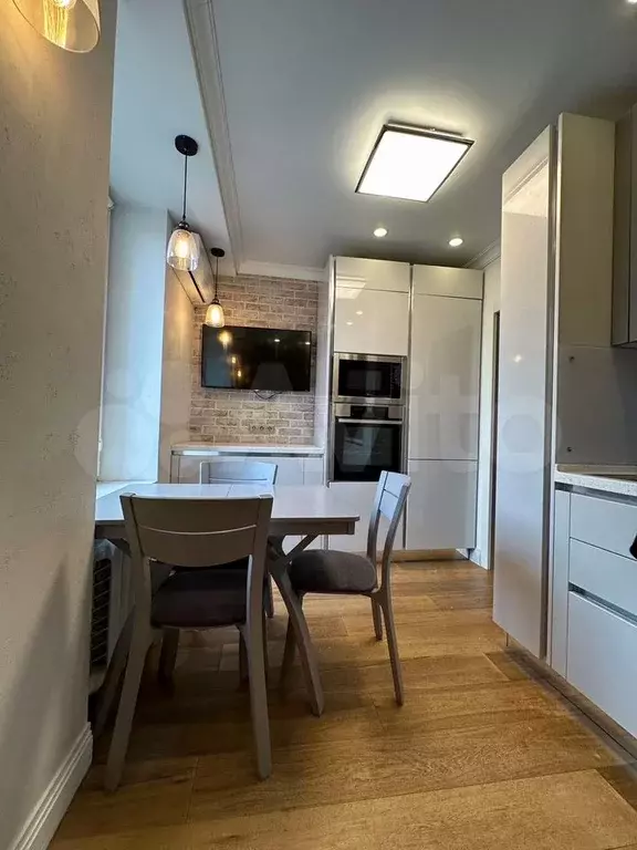 2-к. квартира, 60 м, 7/13 эт. - Фото 1