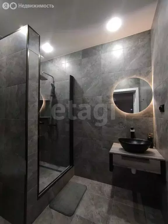 2-комнатная квартира: Владикавказ, улица Леонова, 10А (110 м) - Фото 0