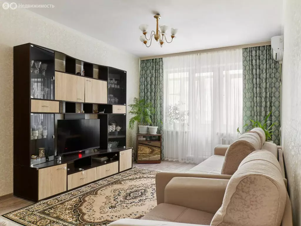 3-комнатная квартира: Казань, улица Латышских Стрелков, 35 (56.8 м) - Фото 1