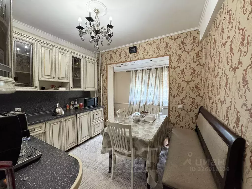 3-к кв. Дагестан, Махачкала ул. Абдуллы Гаджиева, 24А (85.0 м) - Фото 1