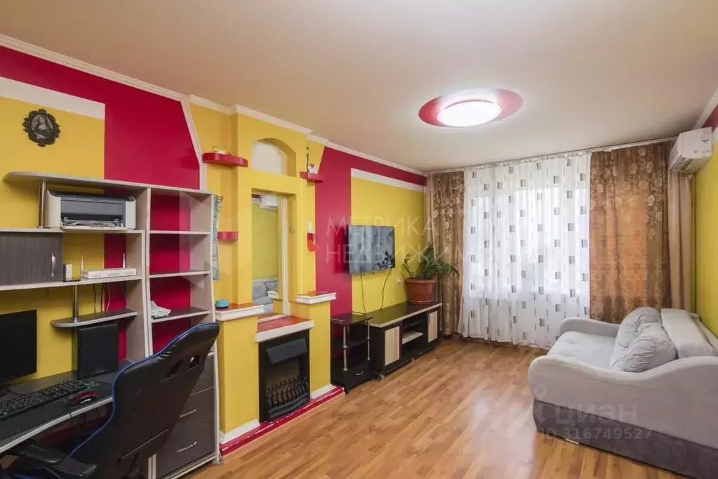 3-к кв. Тюменская область, Тюмень ул. Пермякова, 25 (64.0 м) - Фото 0