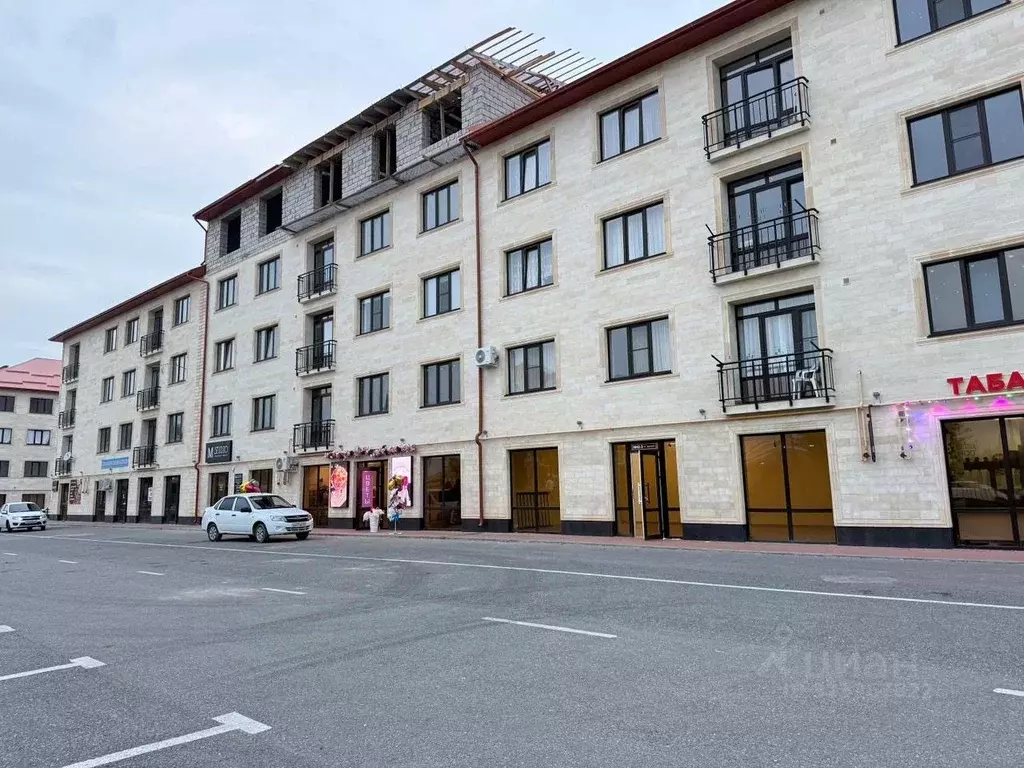 Офис в Кабардино-Балкария, Нальчик ул. Шогенова (65 м) - Фото 1