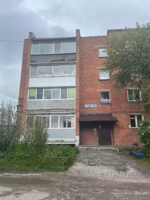 2-к кв. Кемеровская область, Инской пгт ул. Дунаевского, 1А (46.8 м) - Фото 0