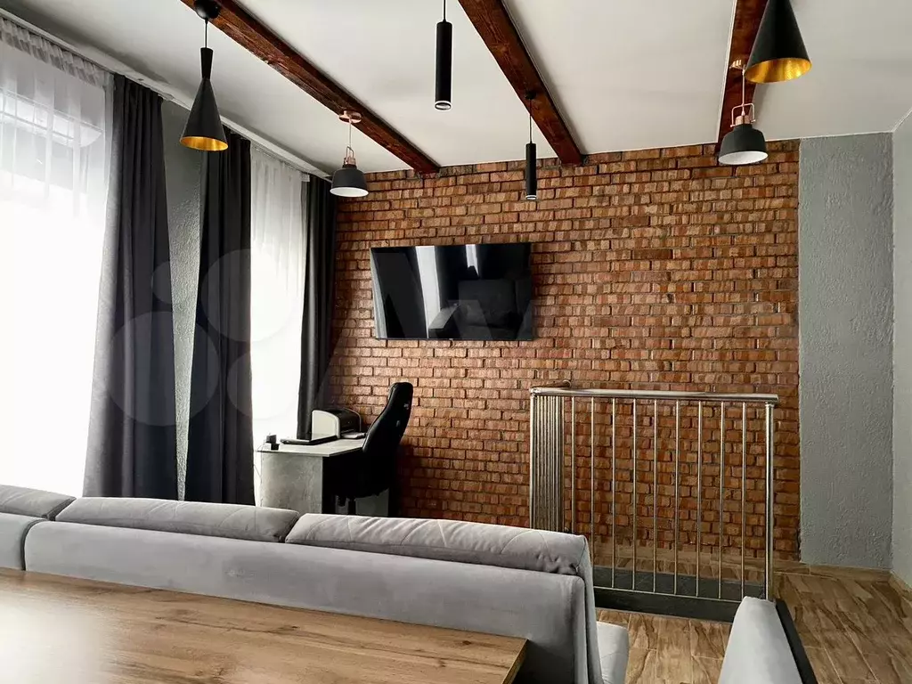 3-к. квартира, 70 м, 1/1 эт. - Фото 1