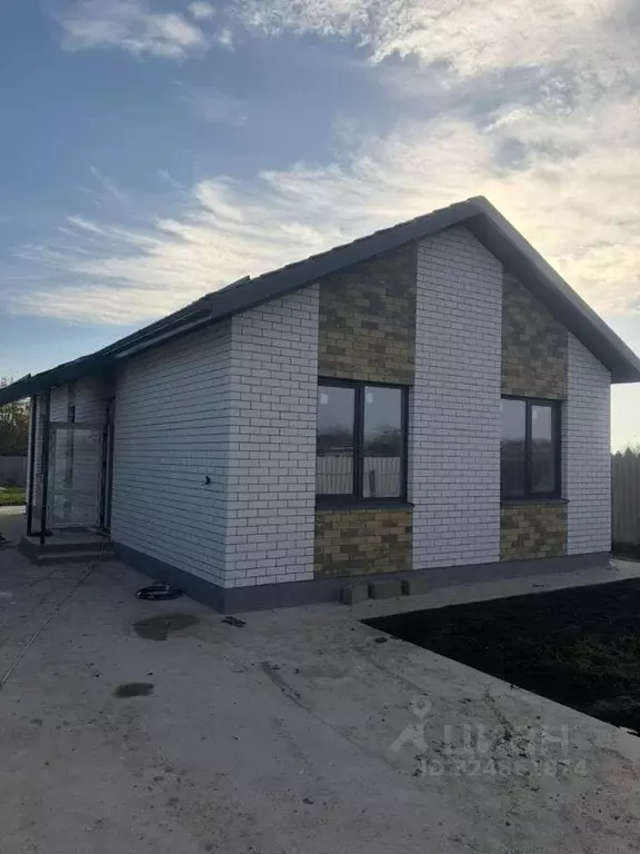 Дом в Краснодарский край, Динской район, с. Красносельское  (80 м) - Фото 1