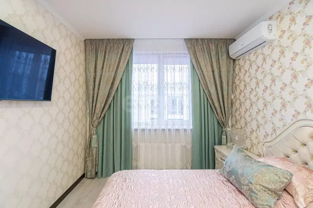 2-к кв. Севастополь ул. Челнокова, 17к2А (55.5 м) - Фото 0