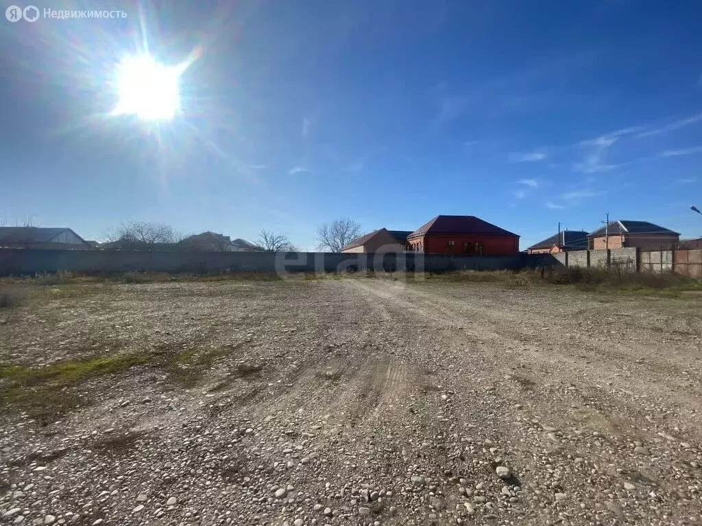 Участок в село Берд-Юрт, улица имени Берда Евлоева (8 м) - Фото 1