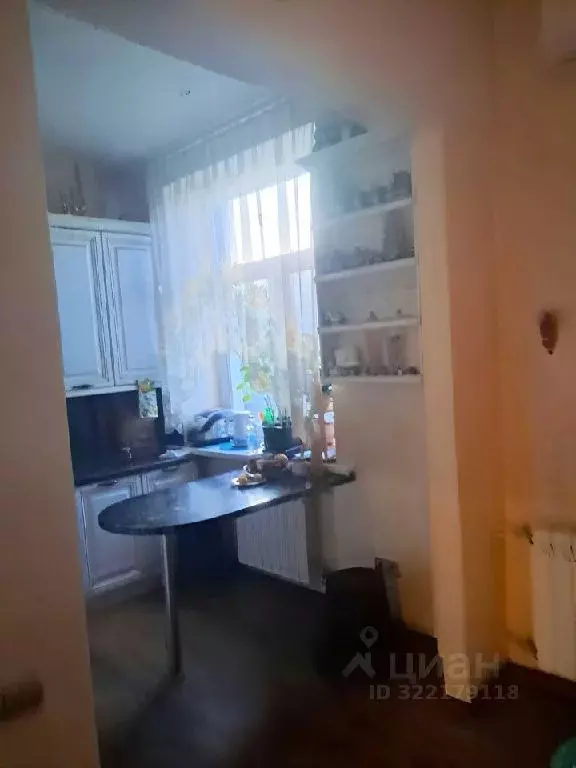 Продается 4-комнатная квартира - Фото 2