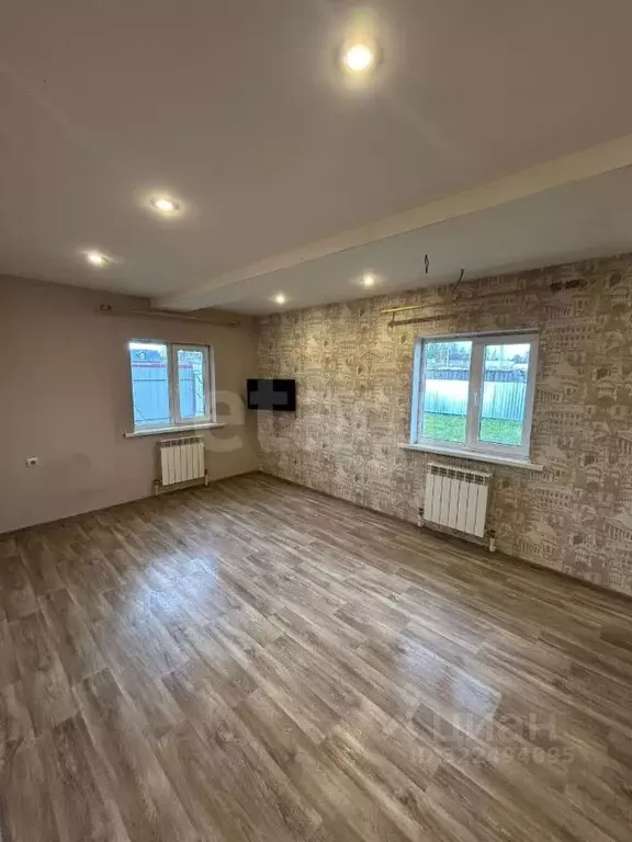 Дом в Вологодская область, пос. Дубровское ул. Молодежная, 3 (218 м) - Фото 1