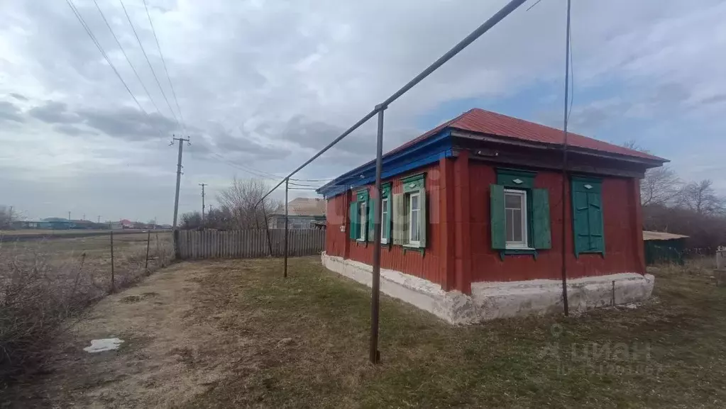 Дом в Саратовская область, Балашовский район, с. Терновка Советская ... - Фото 1