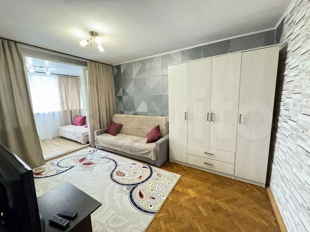 Комната 30 м в 9-к., 2/5 эт. - Фото 0