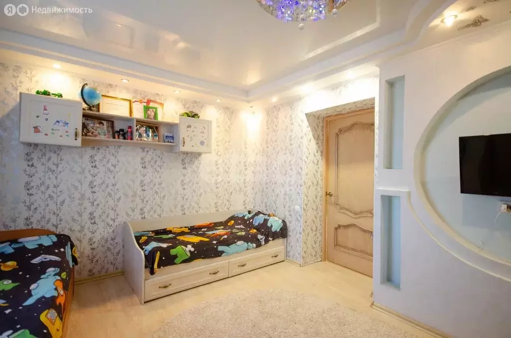 5-комнатная квартира: Ялуторовск, улица Революции, 181 (121 м) - Фото 1