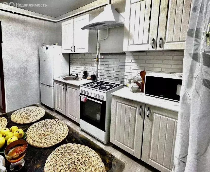 3-комнатная квартира: Уфа, улица Юрия Гагарина, 43 (65 м) - Фото 2