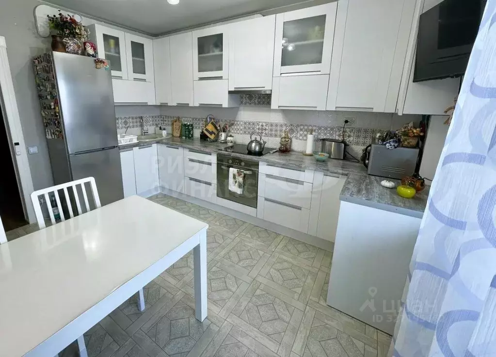 3-к кв. Калининградская область, Калининград Орудийная ул., 30Б (80.0 ... - Фото 1