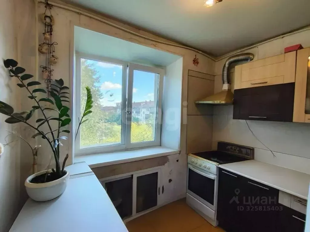 3-к кв. Тюменская область, Тюмень ул. 50 лет ВЛКСМ, 105 (59.9 м) - Фото 0