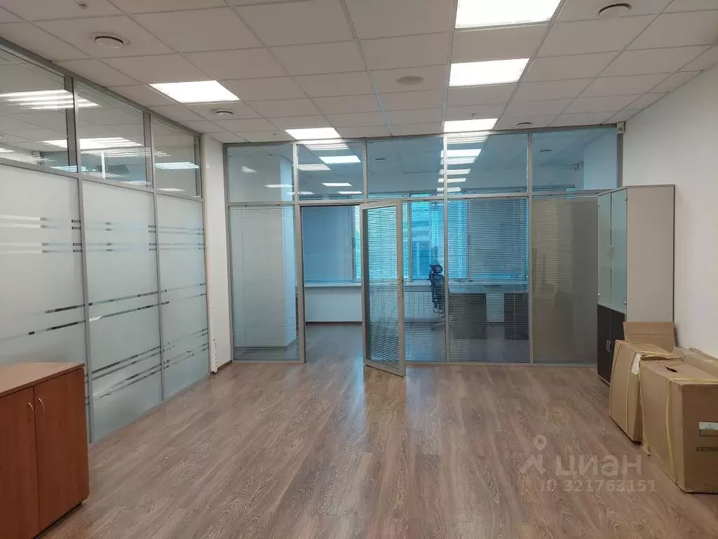 Офис в Свердловская область, Екатеринбург ул. Розы Люксембург, 49 (82 ... - Фото 1