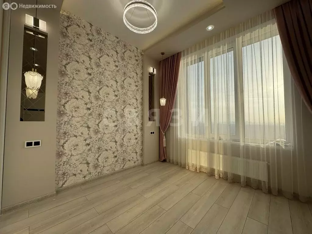 2-комнатная квартира: Тюмень, микрорайон Тарманы, улица Малышева, ... - Фото 1