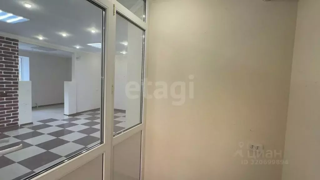 Помещение свободного назначения в Карачаево-Черкесия, Черкесск ул. ... - Фото 1