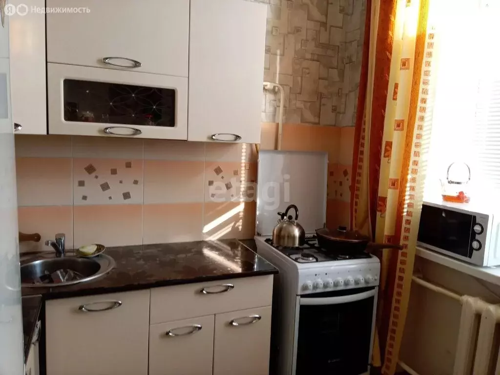 3-комнатная квартира: Сатка, 1-й квартал, 4 (62.8 м) - Фото 1