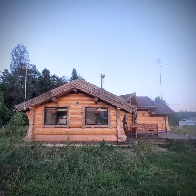 Дом в Новгородская область, Маловишерский район, Бургинское с/пос, д. ... - Фото 1