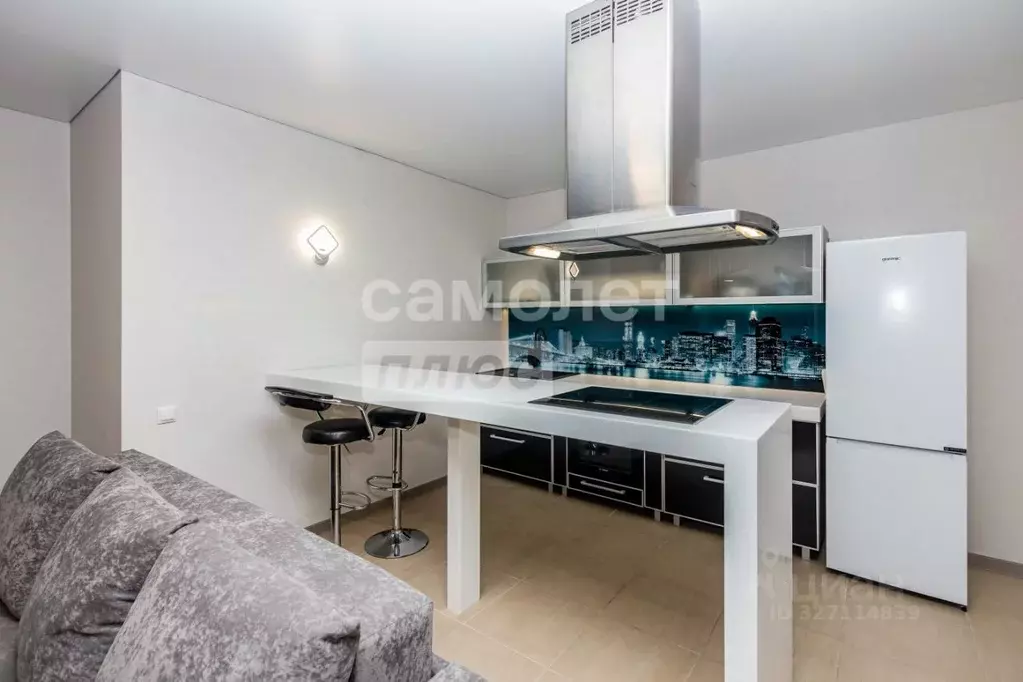 2-к кв. Алтайский край, Барнаул ул. Антона Петрова, 222А (80.0 м) - Фото 2