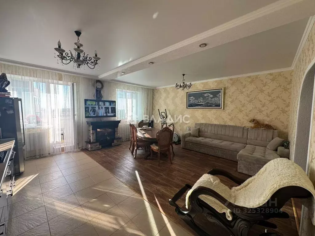 3-к кв. Татарстан, Нижнекамск просп. Химиков, 1А (81.0 м) - Фото 1