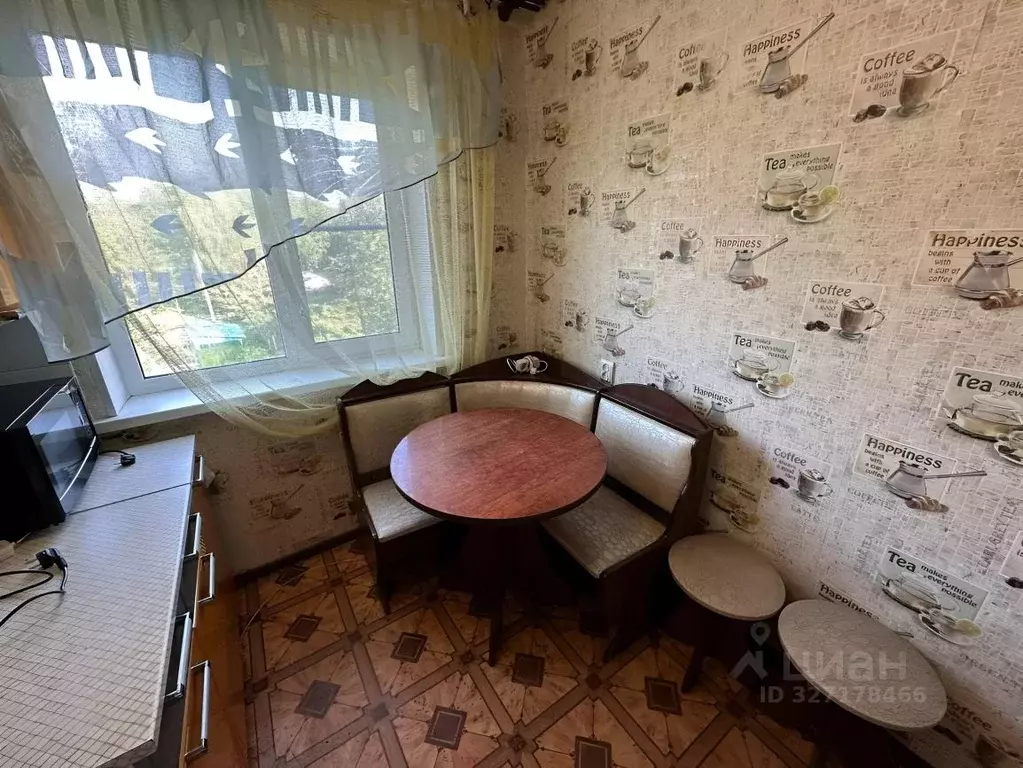 3-к кв. Ленинградская область, Кириши Волховская наб., 14 (47.4 м) - Фото 2