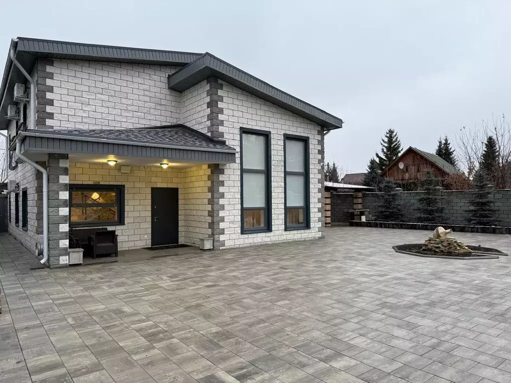 Дом в Башкортостан, Абзелиловский район, Ташбулатовский сельсовет, с. ... - Фото 1