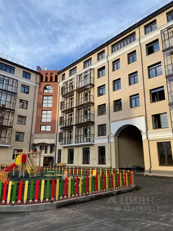 3-к кв. Тверская область, Тверь ул. Ефимова, 32 (94.0 м) - Фото 0