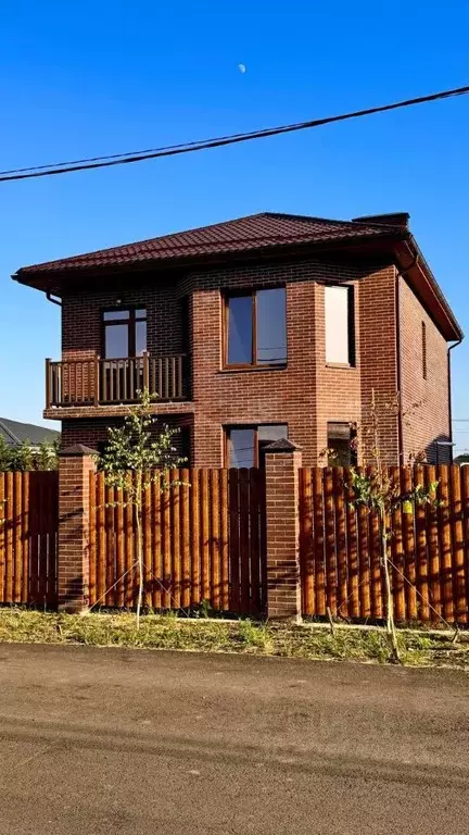 Дом в Краснодарский край, Краснодар ул. Имени Петра Кононыхина (164 м) - Фото 2