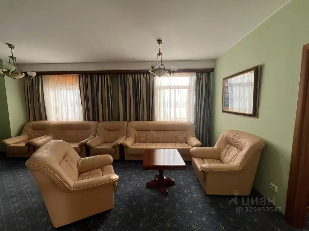 Комната Ямало-Ненецкий АО, Надым Пионерская ул., 12 (62.0 м) - Фото 1