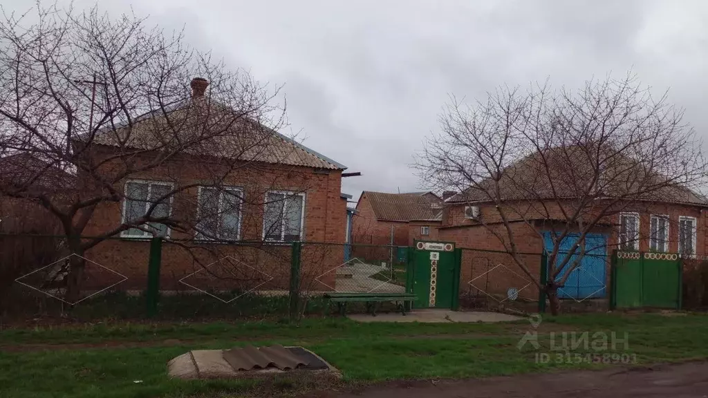 Дом в Ростовская область, Сальск ул. Харченко (72 м) - Фото 0