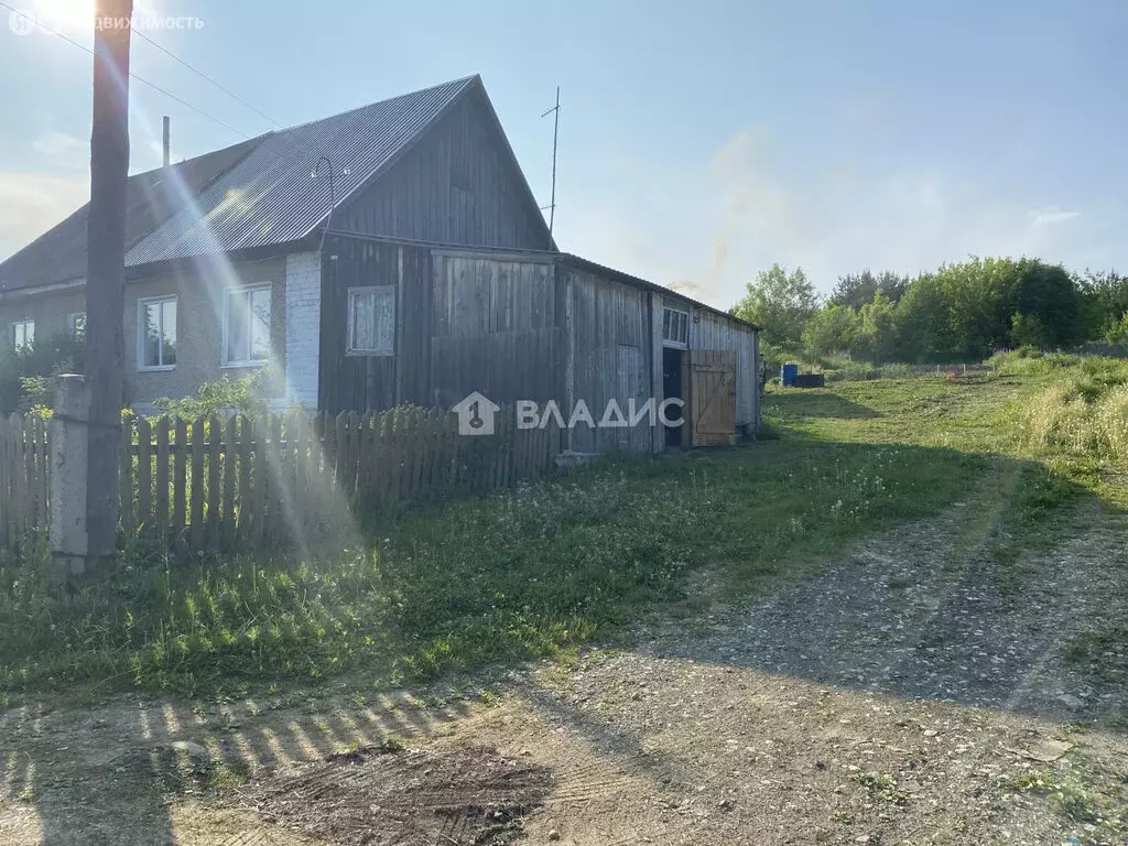 Дом в село Медведево, Молодёжная улица, 15 (50 м) - Фото 1