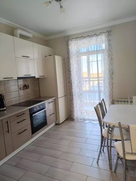 1-к кв. Омская область, Омск Октябрьская ул., 107 (40.0 м) - Фото 0