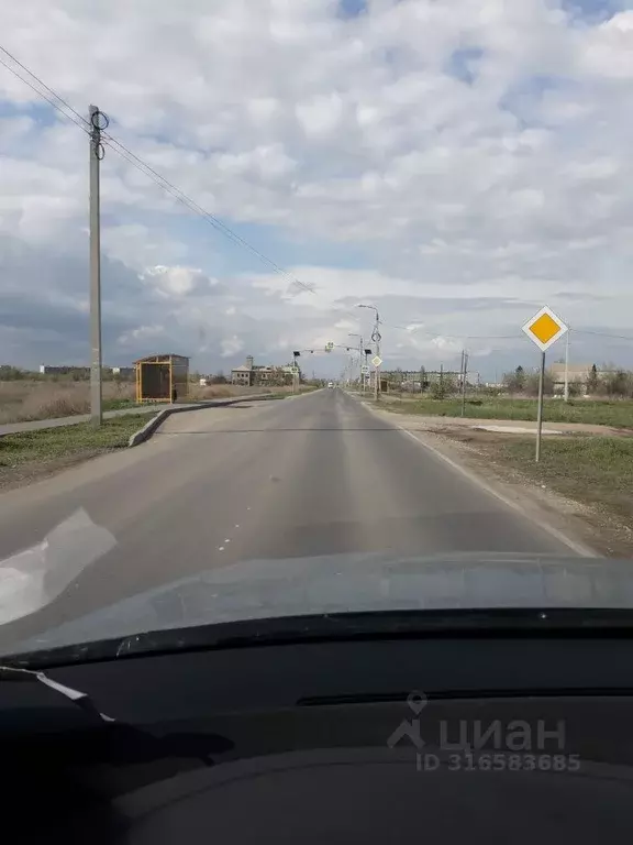 Участок в Волгоградская область, Волжский пос. Краснооктябрьский, ул. ... - Фото 1