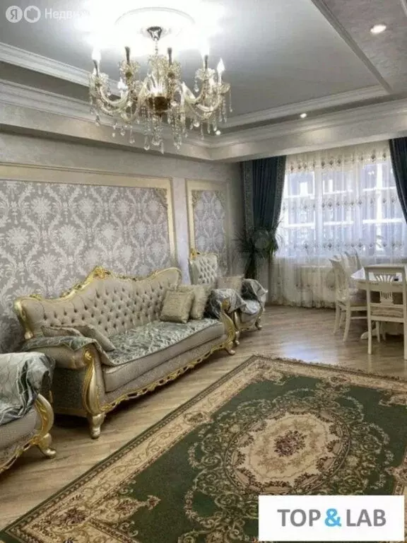 3-комнатная квартира: Махачкала, Сергокалинская улица, 13А (104 м) - Фото 1