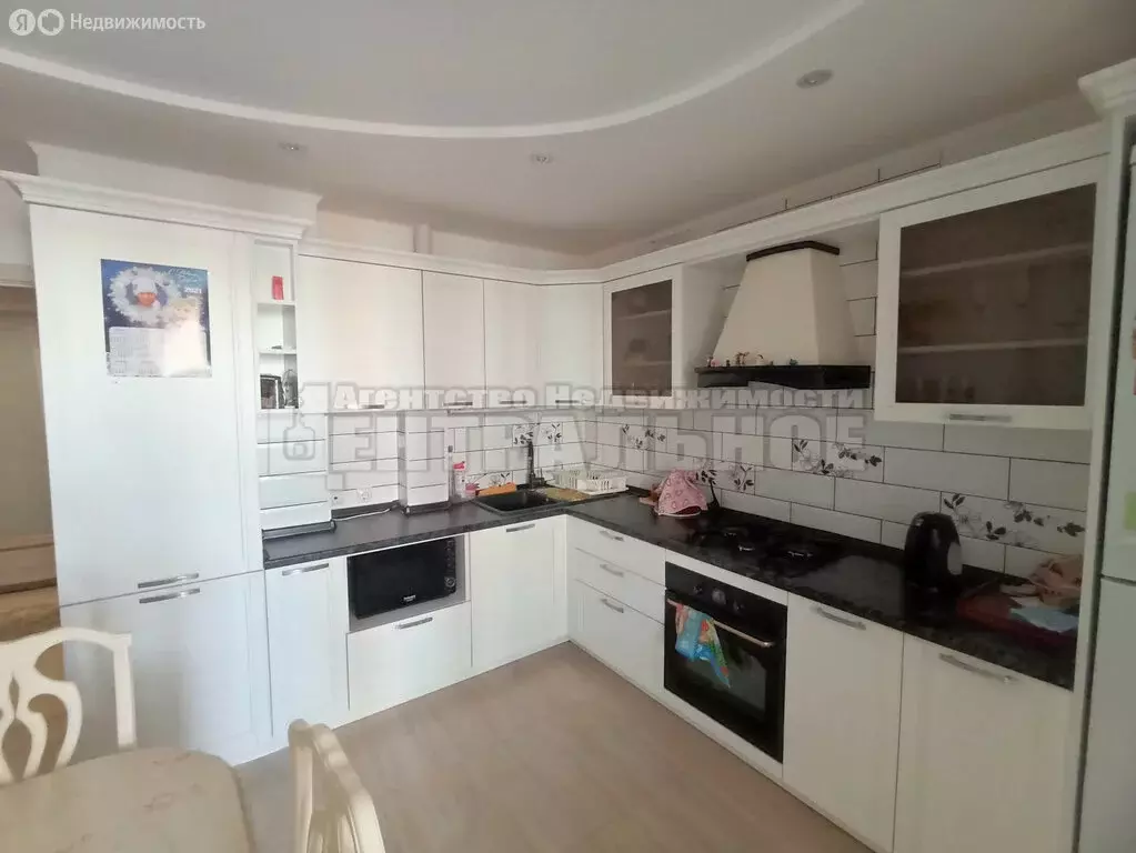 2-комнатная квартира: Смоленск, улица Нормандия-Неман, 7 (64 м) - Фото 0