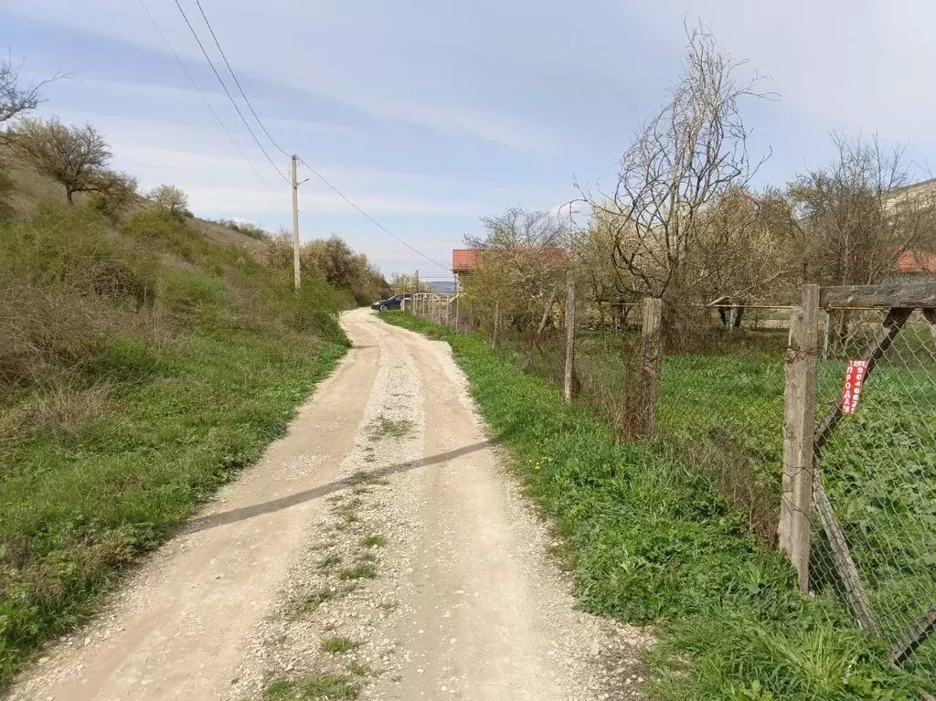 Участок в Крым, Бахчисарайский район, Железнодорожненское с/пос, с. ... - Фото 2