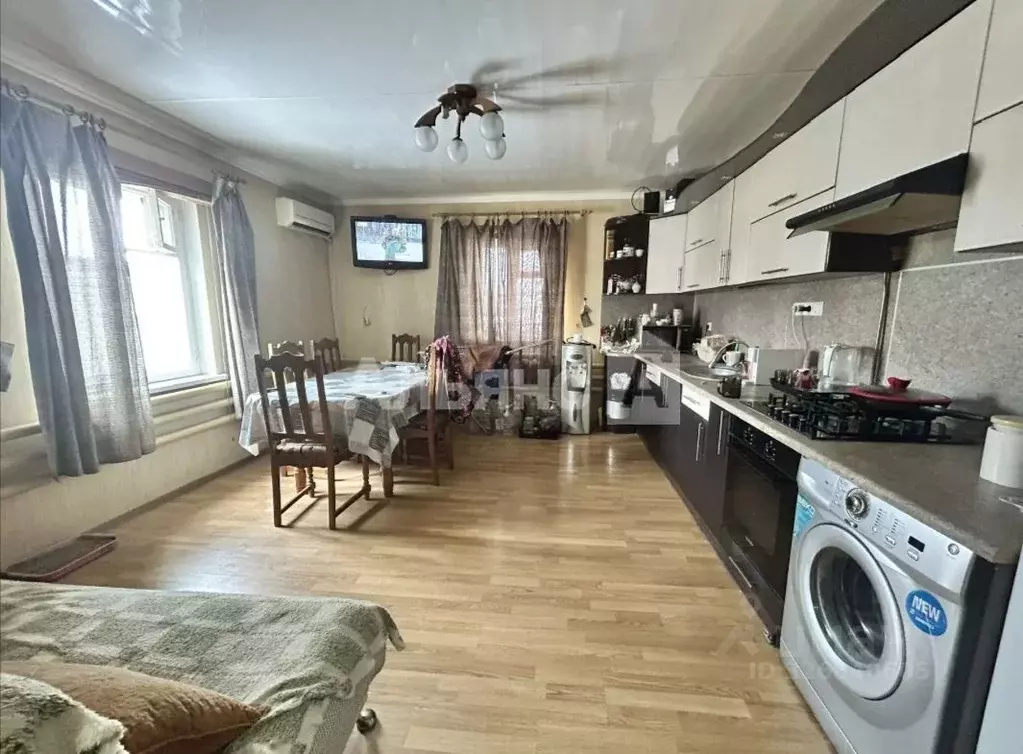 Дом в Ростовская область, Тацинская ст-ца ул. Дзержинского (90 м) - Фото 1