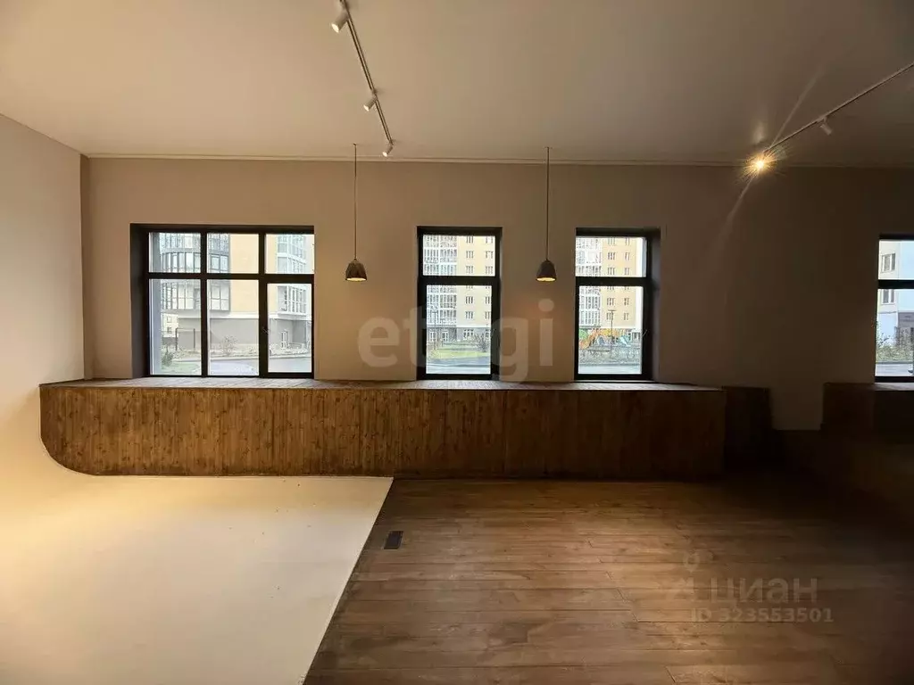 Помещение свободного назначения в Красноярский край, Красноярск ул. ... - Фото 1