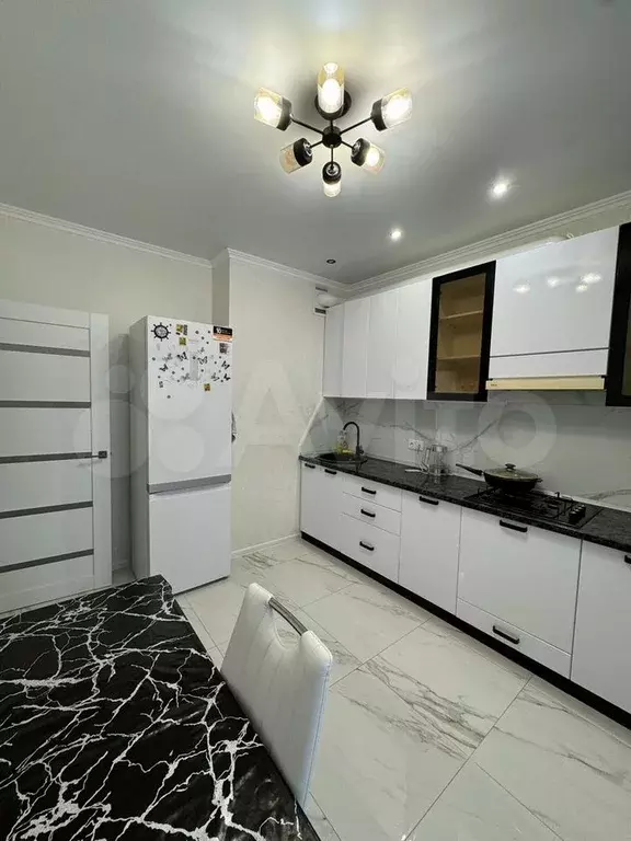 1-к. квартира, 40 м, 5/18 эт. - Фото 1