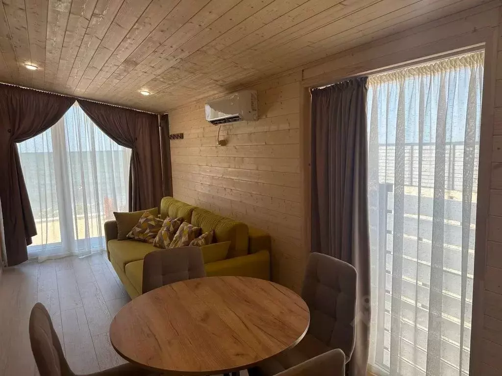 Дом в Краснодарский край, Темрюкский район, Голубицкое с/пос, ... - Фото 1