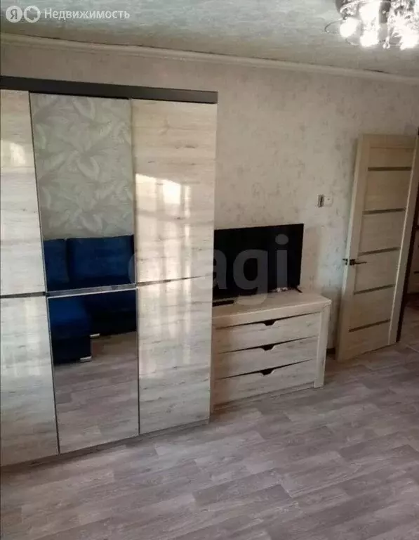 1-комнатная квартира: Добрунь, Брянская улица, 1 (35.4 м) - Фото 0