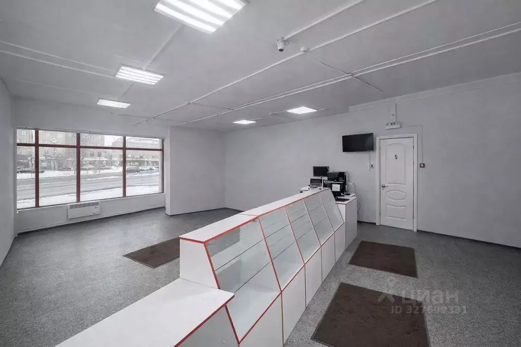 Торговая площадь в Санкт-Петербург Краснопутиловская ул., 121а (56 м) - Фото 2