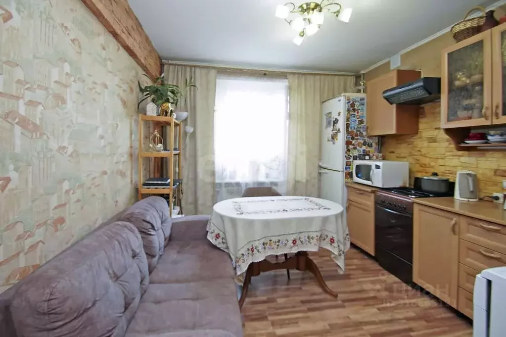 2-к кв. Омская область, Омск Моторная ул., 16/1 (52.9 м) - Фото 0