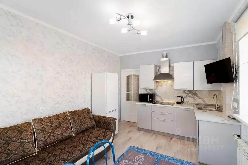 1-к кв. Омская область, Омск бул. М.М. Кузьмина, 9 (43.0 м) - Фото 2