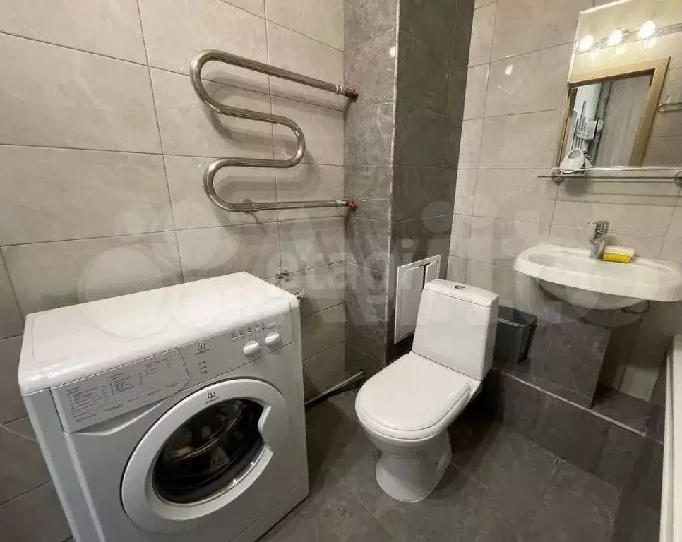1-к. квартира, 40 м, 8/16 эт. - Фото 1